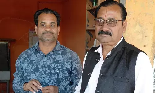 मतदाता सूची का गहन पुनरीक्षण, घर-घर पहुंच रहे बीएलओ मतदाता सूची का गहन पुनरीक्षण, घर-घर पहुंच रहे बीएलओ