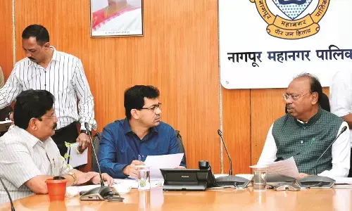 मनपा को जल्द मिलेंगे 411 करोड़ रुपए, पालकमंत्री चंद्रशेखर बावनकुले ने ली समीक्षा बैठक मनपा को जल्द मिलेंगे 411 करोड़ रुपए, पालकमंत्री चंद्रशेखर बावनकुले ने ली समीक्षा बैठक