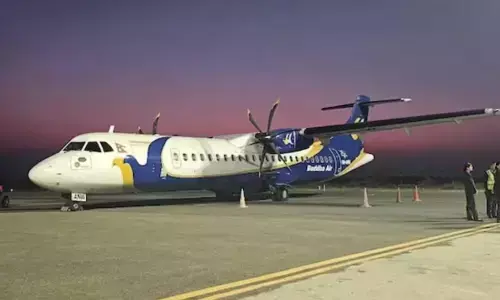 दिल्ली के बाद अब इस पड़ोसी मुल्क के एयरपोर्ट पर आई तकनीकी खराबी, दर्जनों उड़ानों पर लगी रोक दिल्ली के बाद अब इस पड़ोसी मुल्क के एयरपोर्ट पर आई तकनीकी खराबी, दर्जनों उड़ानों पर लगी रोक