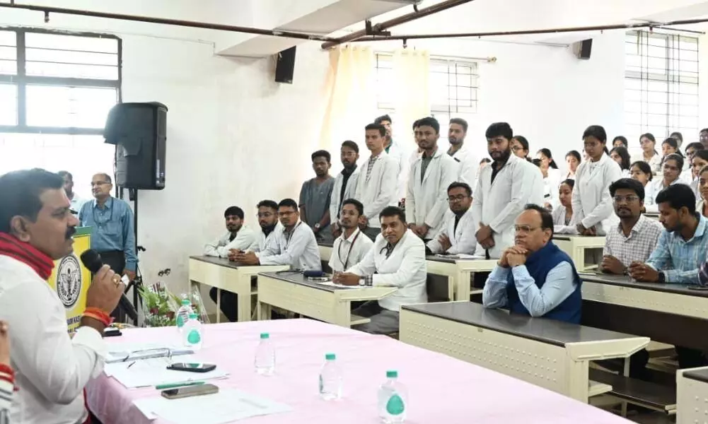 चिकित्सकों के लिए मानव स्वास्थ्य सेवा से बढ़कर, कोई खुशी और आनंद नहीं - उप मुख्यमंत्री विजय शर्मा चिकित्सकों के लिए मानव स्वास्थ्य सेवा से बढ़कर, कोई खुशी और आनंद नहीं - उप मुख्यमंत्री विजय शर्मा