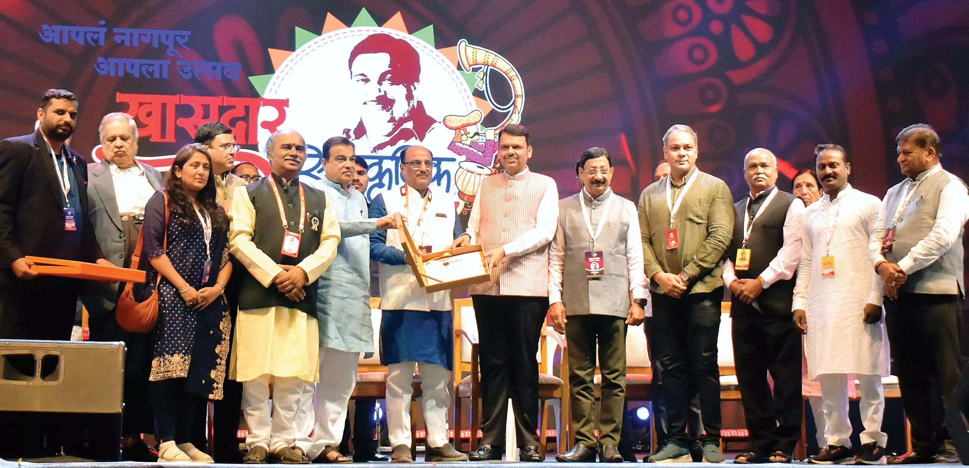 खासदार सांस्कृतिक महोत्सव - विशाल का जादू चला और झूमे ऑडियंस, जेम्स बैंड और फ्यूजन नाइट की प्रस्तुति