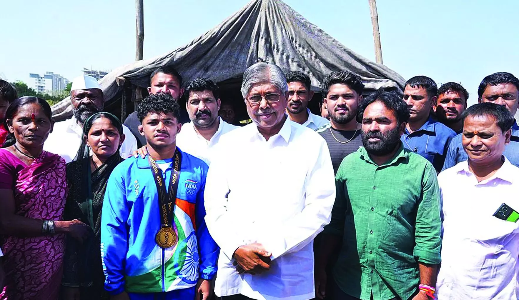 स्वर्ण पदक विजेता पहलवान को हर महीने 50 हजार देंगे चंद्रकांत पाटिल