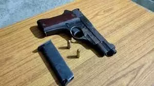 शनिवार पेठ में पिस्तौल रखने वाले दो सरगना गिरफ्तार शनिवार पेठ में पिस्तौल रखने वाले दो सरगना गिरफ्तार