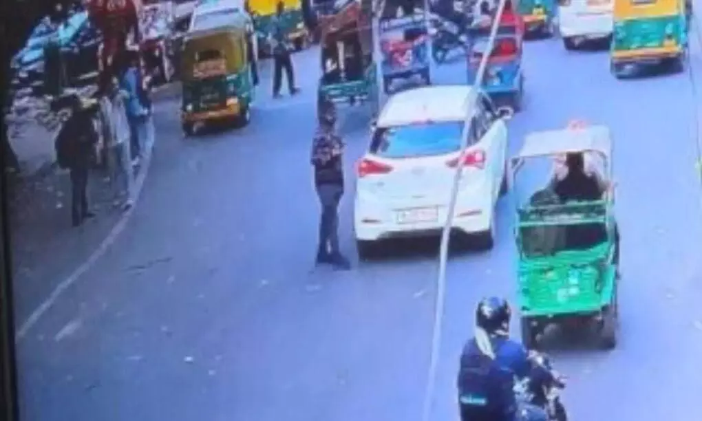 कार ब्लास्ट से ठीक पहले की तस्वीर दिल्ली पुलिस ने की जारी, करीब तीन घंटे तक इस मस्जिद में थी खड़ी, महज 4 मिनट में धमाका