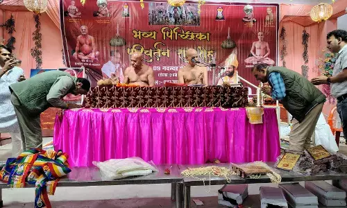 पिच्छी परिवर्तन महोत्सव में गूंजे जयकारे, मुनि श्री के आशीर्वाद से आनंदित हुआ जैन समाज