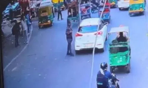 कार ब्लास्ट से ठीक पहले की तस्वीर दिल्ली पुलिस ने की जारी, करीब तीन घंटे तक इस मस्जिद में थी खड़ी, महज 4 मिनट में धमाका कार ब्लास्ट से ठीक पहले की तस्वीर दिल्ली पुलिस ने की जारी, करीब तीन घंटे तक इस मस्जिद में थी खड़ी, महज 4 मिनट में धमाका