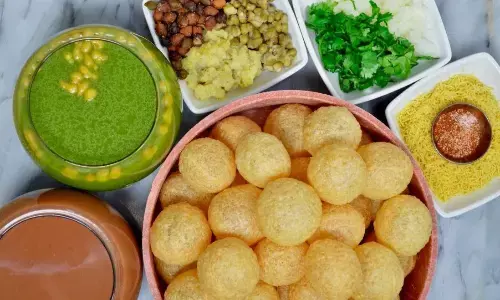 चटपटी पानी पूरी खाए बिना रहा नहीं जाता तो, ये रेसिपी आपके लिए, परिवार को करें खुश