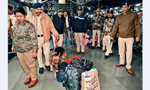 स्टेशन पर सुरक्षा को लेकर अमला अलर्ट