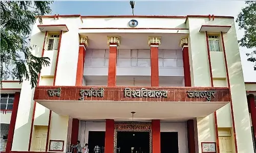 रादुविवि में लम्बे इंतजार के बाद कोर्सवर्क और फीस की अधिसूचना निकली