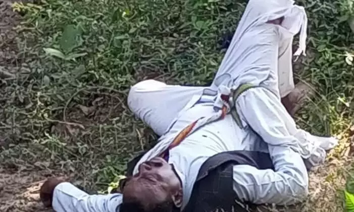 संदिग्ध परिस्थिति में वृद्ध की मौत, गले में तौलिया बंधी मिली लाश