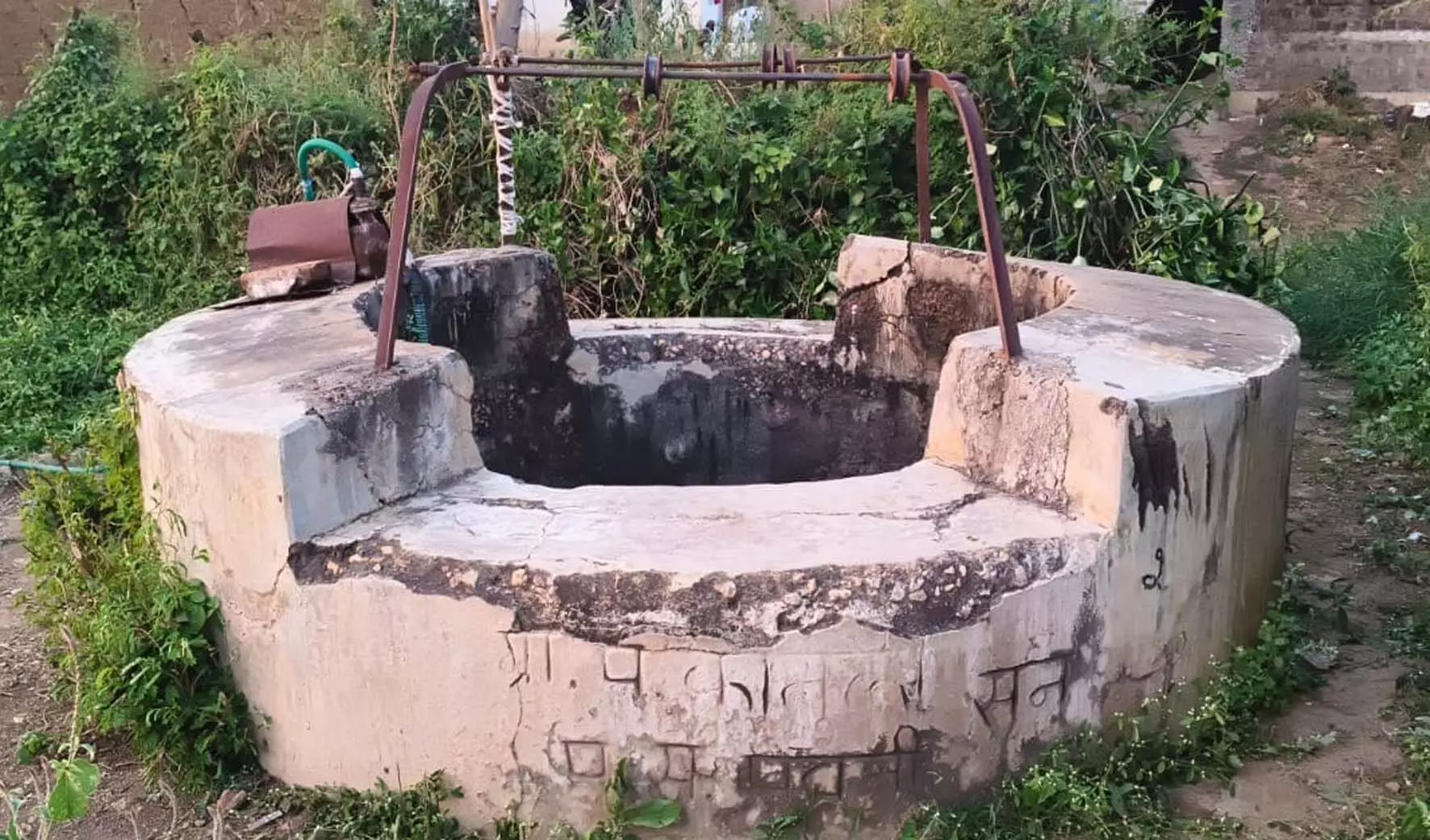 माता - पिता खेत गए थे, खेलते वक्त कुएं में गिरने से बच्ची की मौत