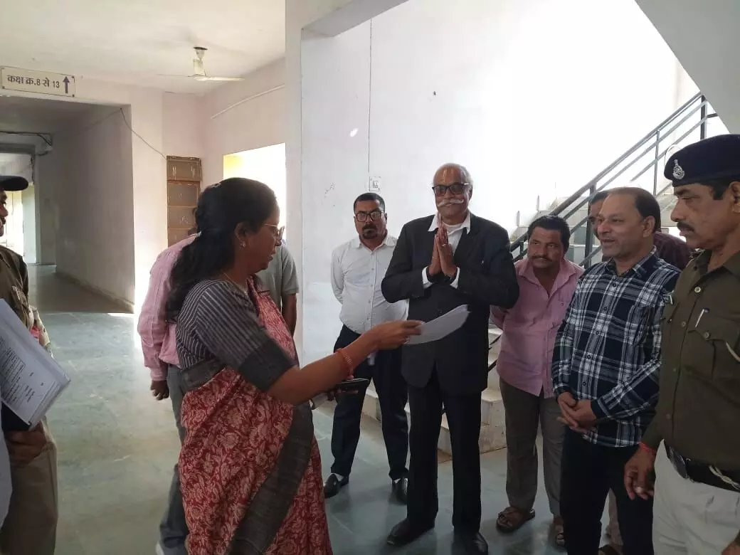 जुगल किशोर लोक निर्माण के संबंध में सौंपा ज्ञापन जुगल किशोर लोक निर्माण के संबंध में सौंपा ज्ञापन