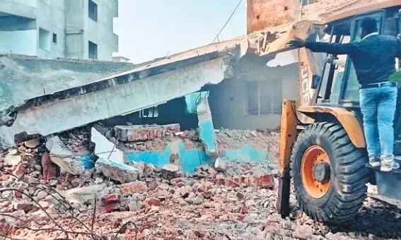 कब्जे हटे तो दिखने लगे सड़कों के दोनों किनारे कब्जे हटे तो दिखने लगे सड़कों के दोनों किनारे