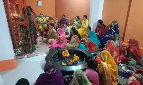 चटर्जी मार्ग हनुमान जी मंदिर में महिलाओं ने किया सुंदरकाण्ड पाठ