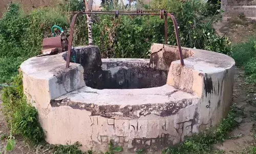 माता - पिता खेत गए थे, खेलते वक्त कुएं में गिरने से बच्ची की मौत