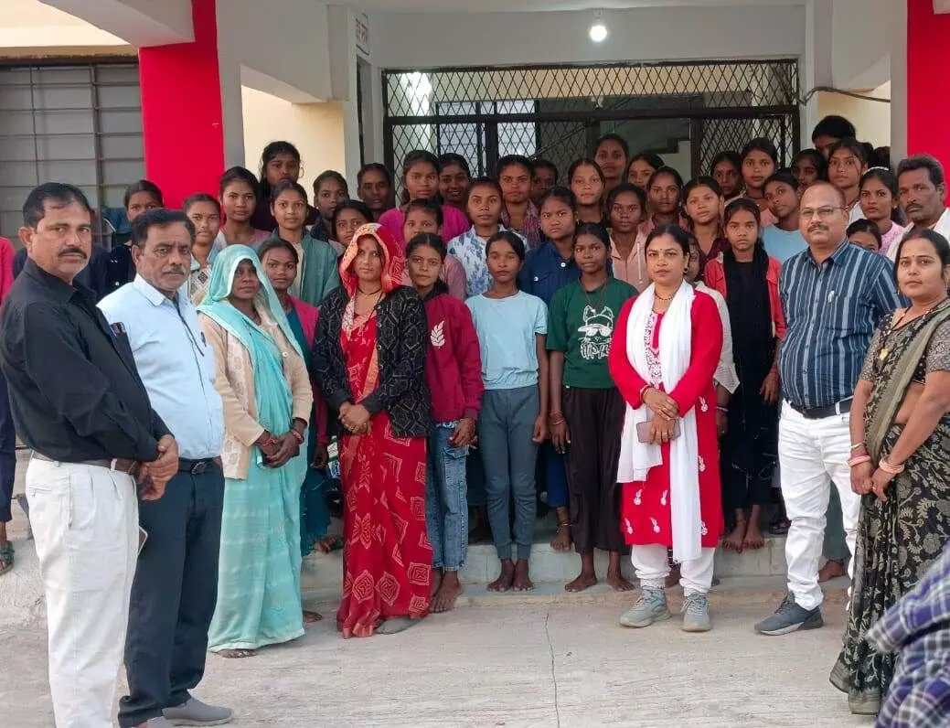 आदिवासी सीनियर कन्या छात्रावास कल्दा का तहसीलदार ने किया निरीक्षण