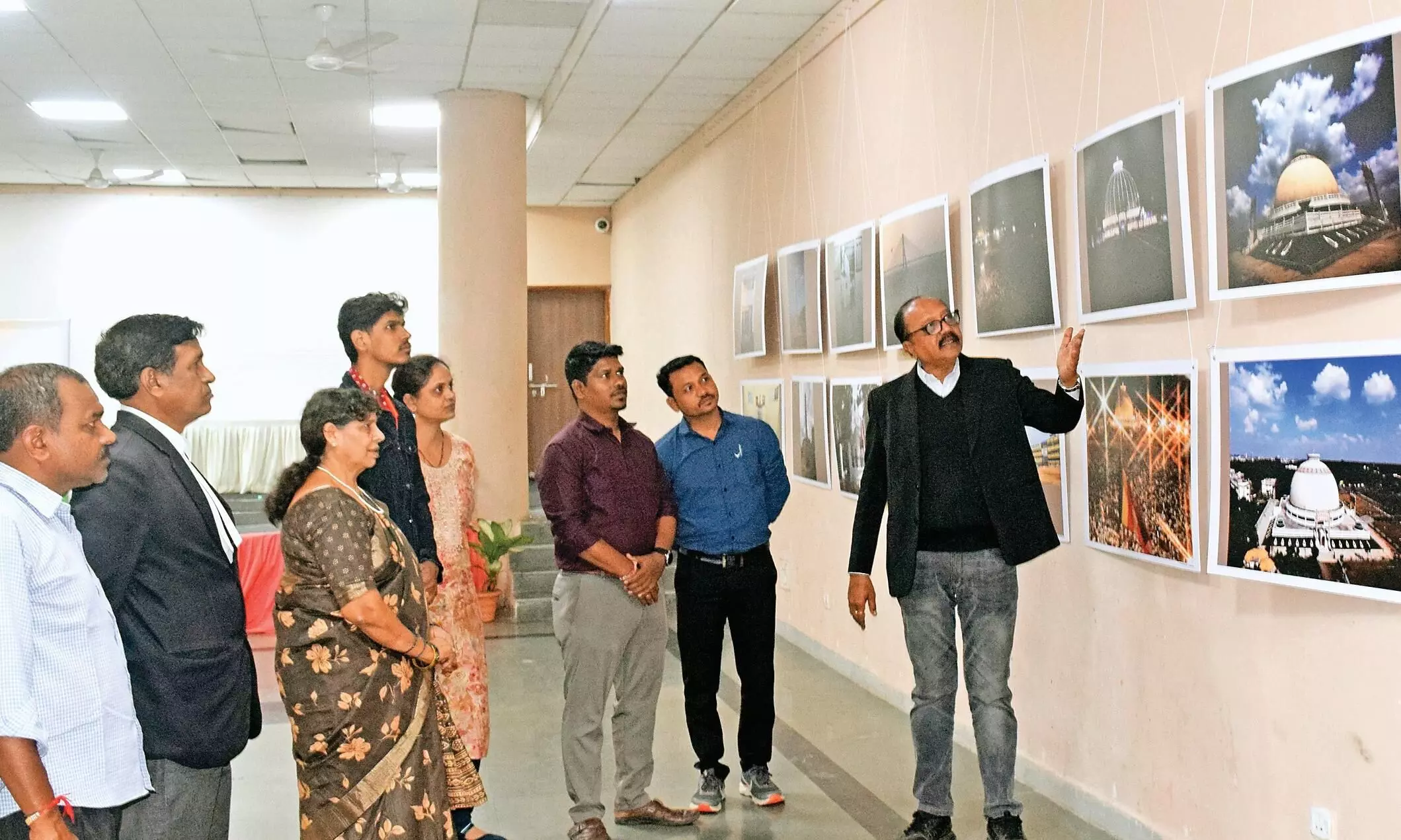 75 दुर्लभ छायाचित्रों में सजी संविधान यात्रा, प्रदर्शनी में अनोखी तस्वीरें बनी आकर्षण का खास केन्द्र