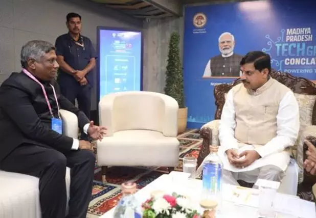 मुख्यमंत्री डॉ. यादव ने एमपी टेक ग्रोथ कॉन्क्लेव 2.0 में विभिन्न कंपनियों के प्रतिनिधियों से की वन-टू-वन चर्चा
