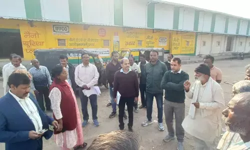 कलेक्टर ने रैपुरा पहुंचकर खाद गोदाम एवं अस्पताल का किया निरीक्षण कलेक्टर ने रैपुरा पहुंचकर खाद गोदाम एवं अस्पताल का किया निरीक्षण