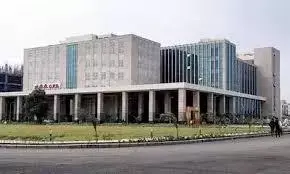 एम्स की छात्रा ने फांसी लगाकर की आत्महत्या - आईपीएस अधिकारी की थी बेटी, मानसिक तनाव की आशंका