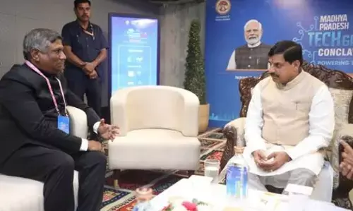 मुख्यमंत्री डॉ. यादव ने एमपी टेक ग्रोथ कॉन्क्लेव 2.0 में विभिन्न कंपनियों के प्रतिनिधियों से की वन-टू-वन चर्चा मुख्यमंत्री डॉ. यादव ने एमपी टेक ग्रोथ कॉन्क्लेव 2.0 में विभिन्न कंपनियों के प्रतिनिधियों से की वन-टू-वन चर्चा