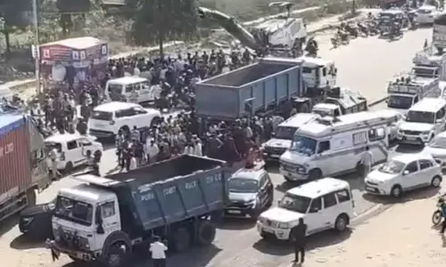 जयपुर में एक बार फिर डंपर का कहर, बाइक सवार को मारी टक्कर, मौके पर हुई मौत जयपुर में एक बार फिर डंपर का कहर, बाइक सवार को मारी टक्कर, मौके पर हुई मौत