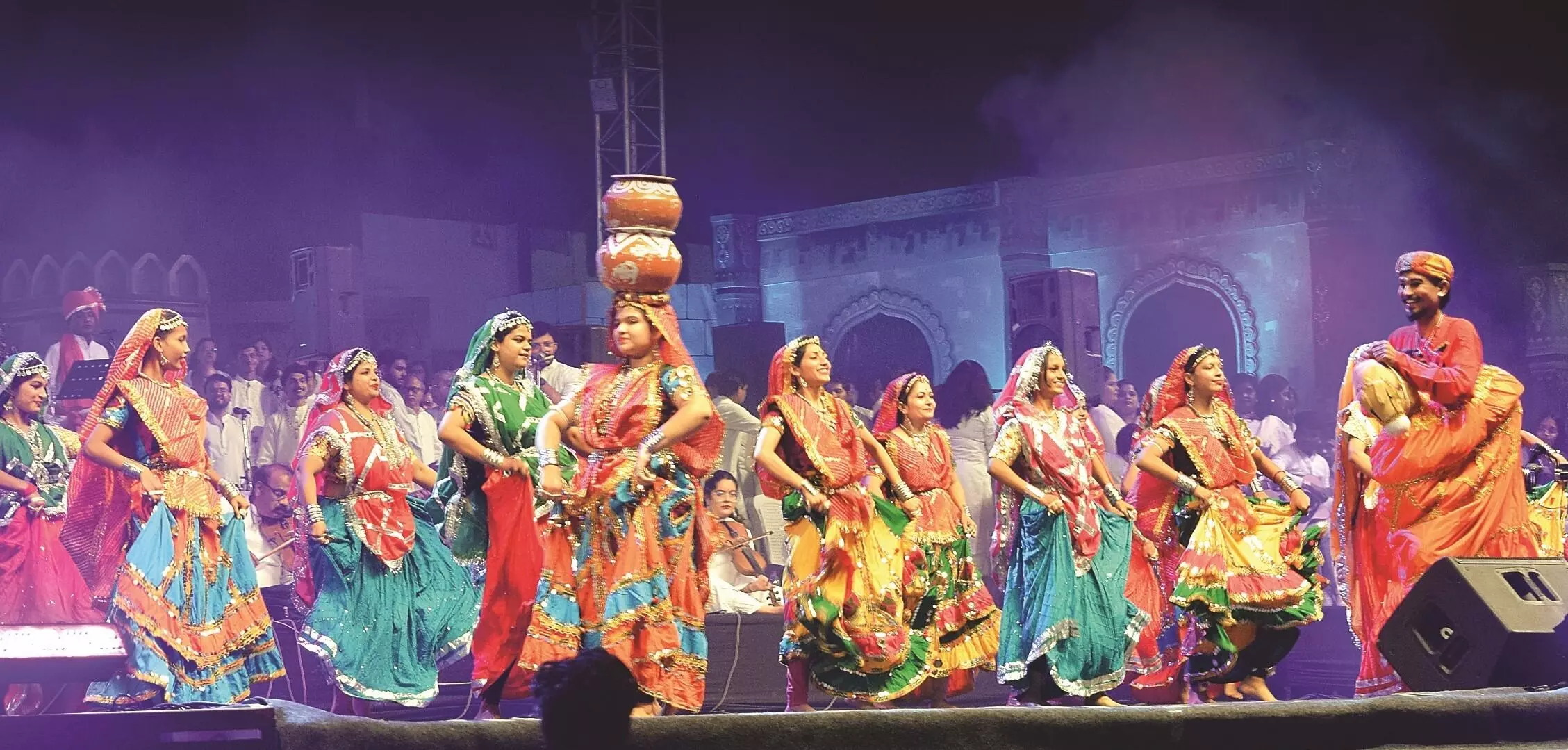 लोक संगीत की स्वर धारा बही, खासदार सांस्कृतिक महोत्सव में विभिन्न राज्यों की दिखी झलक