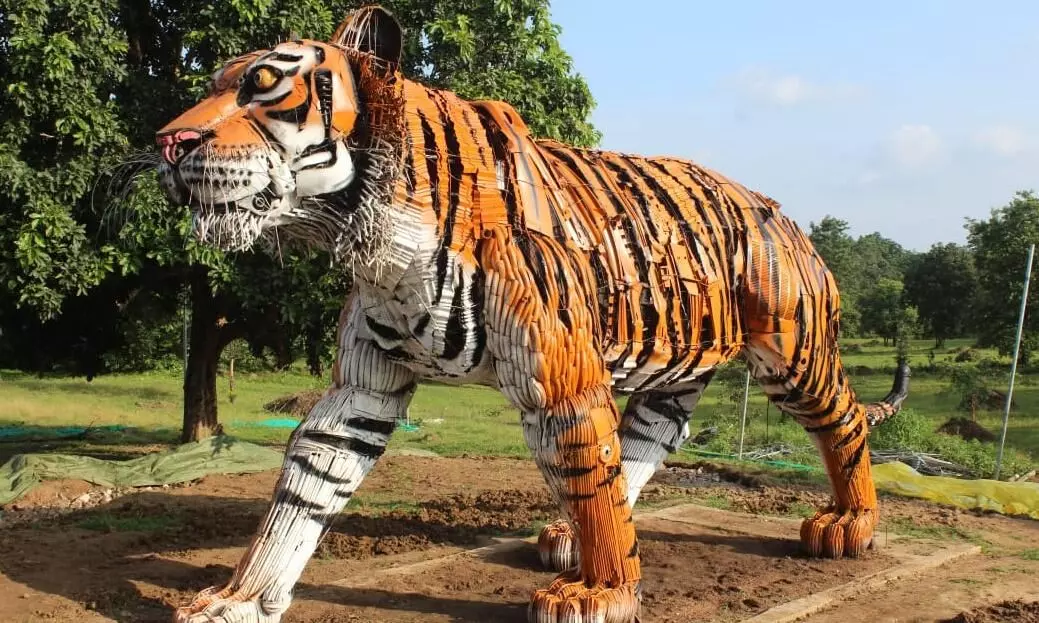 पेंच टाइगर रिजर्व के खवासा में बनाया गया दुनिया का सबसे बड़ा टाइगर