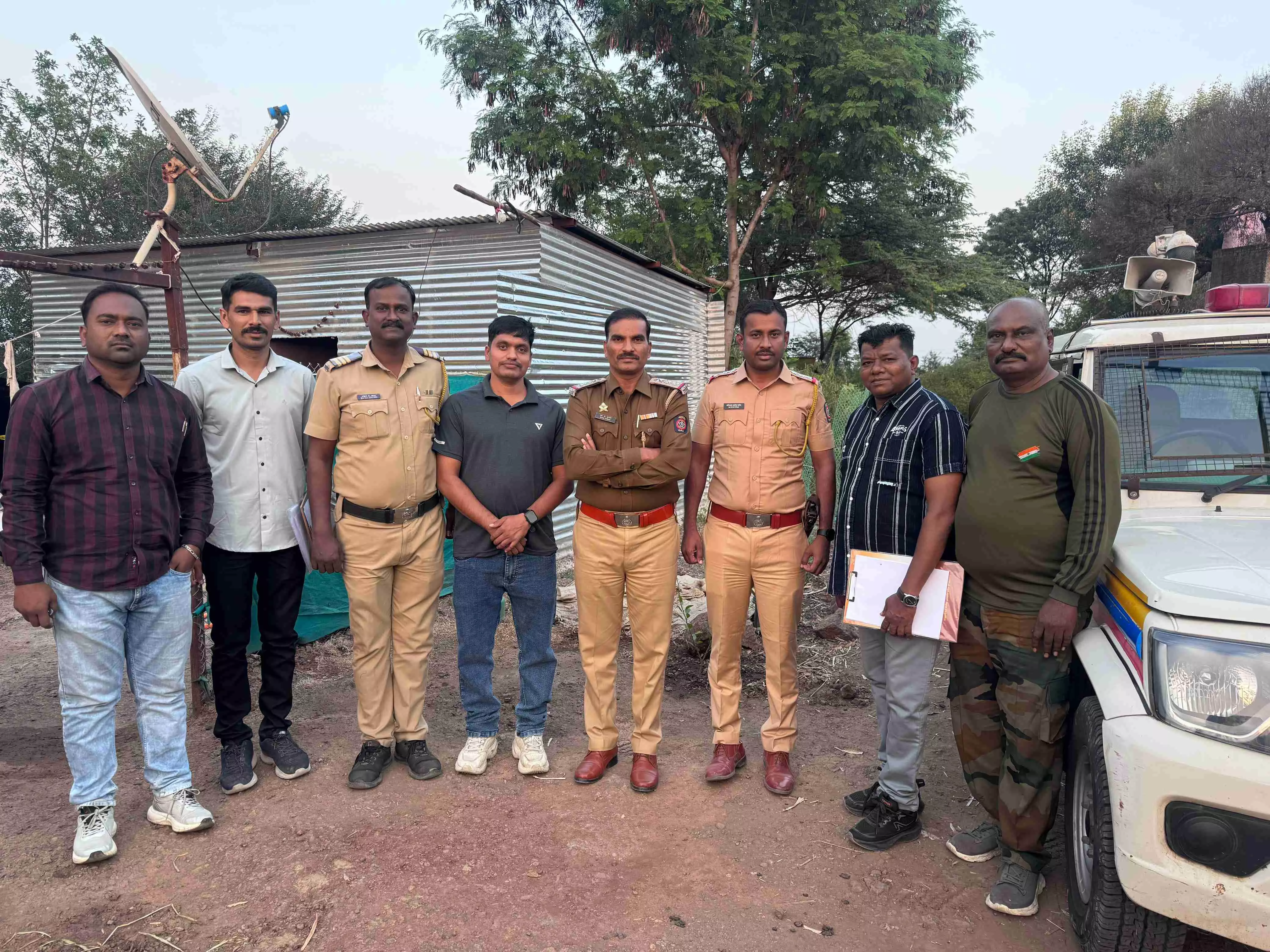 गुत्थी सुलझी - देवर–भाभी के अवैध संबंधों के चलते बड़े भाई की हत्या, शव बोरे में भरकर तालाब में फेंका गुत्थी सुलझी - देवर–भाभी के अवैध संबंधों के चलते बड़े भाई की हत्या, शव बोरे में भरकर तालाब में फेंका