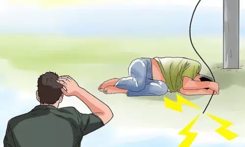 घर का इकलौता चिराग बुझा - बकरी को बचाने गए युवक की करंट से मौत, अभियंता और लाइनमैन के खिलाफ लापरवाही का मामला दर्ज घर का इकलौता चिराग बुझा - बकरी को बचाने गए युवक की करंट से मौत, अभियंता और लाइनमैन के खिलाफ लापरवाही का मामला दर्ज