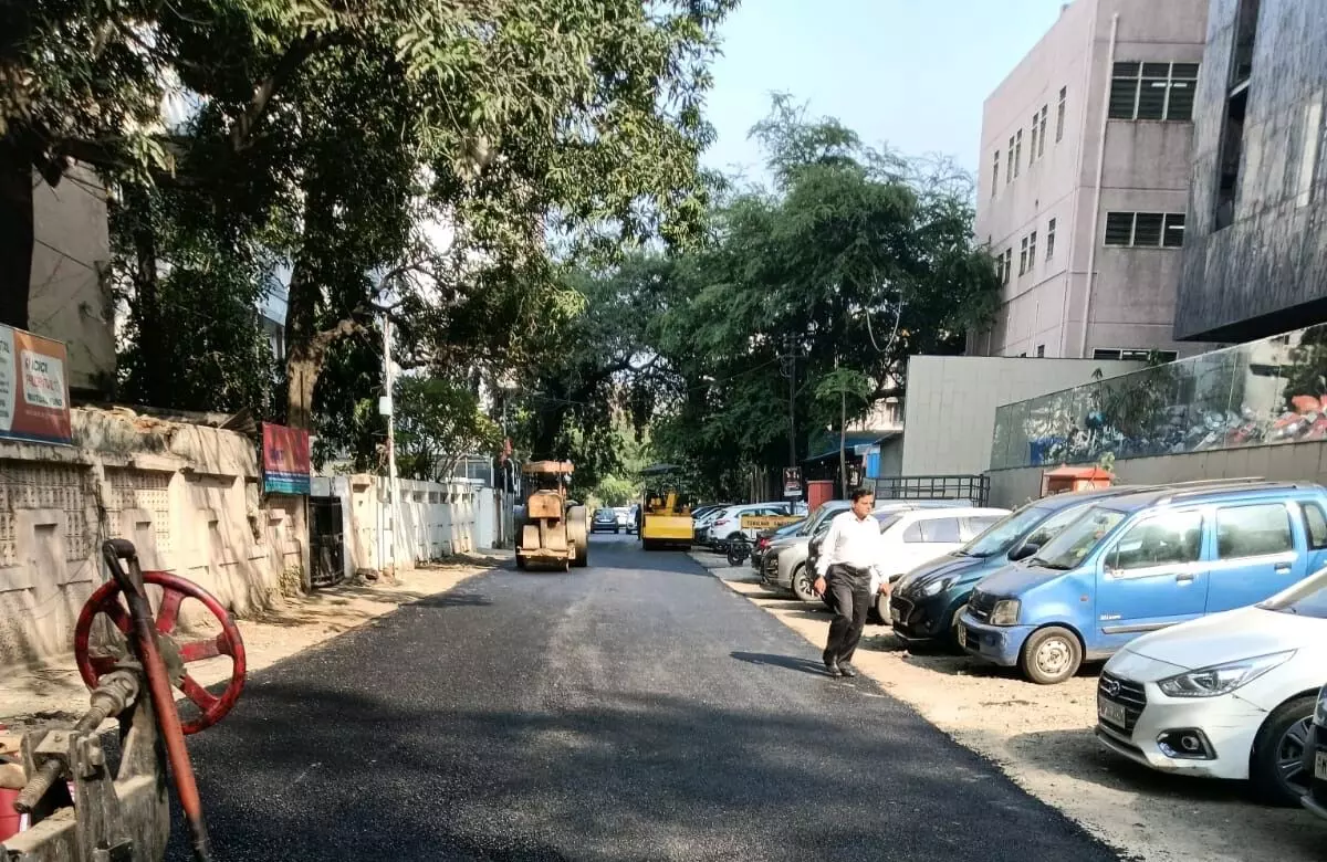 मनपा के हाटमिक्स प्लांट से 53 किलोमीटर रास्तों का डामरीकरण आरंभ मनपा के हाटमिक्स प्लांट से 53 किलोमीटर रास्तों का डामरीकरण आरंभ