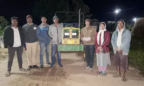 भंडारा में व्यापारियों को औने-पौने दामों में बेच रहे धान भंडारा में व्यापारियों को औने-पौने दामों में बेच रहे धान