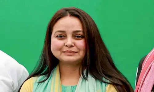 जिस बेटी ने लालू यादव की जान बचाई, आज वही, रोहिणी आचार्य के राजनीति-परिवार छोड़ने के ऐलान पर JDU ने दी प्रतिक्रिया जिस बेटी ने लालू यादव की जान बचाई, आज वही, रोहिणी आचार्य के राजनीति-परिवार छोड़ने के ऐलान पर JDU ने दी प्रतिक्रिया