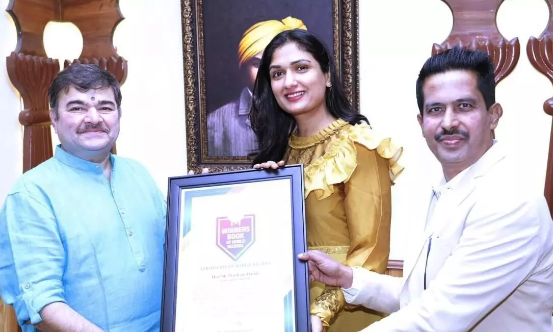 मराठी रंगभूमि पर सर्वाधिक नाटकों में अभिनय करने वाले कलाकार बने प्रशांत दामले, विनर्स बुक ऑफ वर्ल्ड रिकॉर्ड्स में नाम दर्ज मराठी रंगभूमि पर सर्वाधिक नाटकों में अभिनय करने वाले कलाकार बने प्रशांत दामले, विनर्स बुक ऑफ वर्ल्ड रिकॉर्ड्स में नाम दर्ज