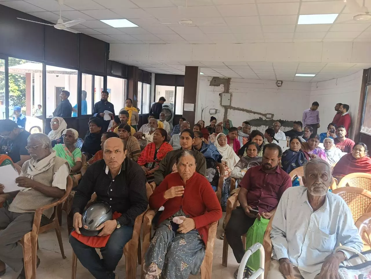 जिस महीने में रिटायरमेंट उसी में लगेगा लाइफ सर्टिफिकेट, अब नवंबर की बंदिश खत्म जिस महीने में रिटायरमेंट उसी में लगेगा लाइफ सर्टिफिकेट, अब नवंबर की बंदिश खत्म