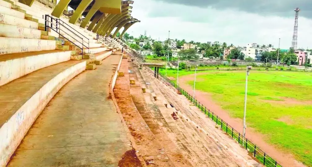 कागजों पर सिमटी अन्नासाहेब मगर स्टेडियम स्पोर्ट्स क्लब योजना कागजों पर सिमटी अन्नासाहेब मगर स्टेडियम स्पोर्ट्स क्लब योजना