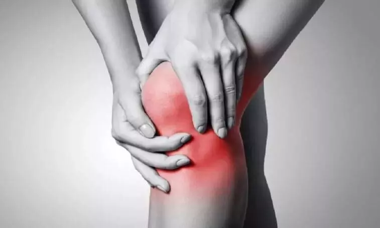 सर्दियों में जोड़ों में होती है अकड़न? चलना-फिरना हो जाता है मुश्किल? अगर हां तो ये उपाय आपके लिए सर्दियों में जोड़ों में होती है अकड़न? चलना-फिरना हो जाता है मुश्किल? अगर हां तो ये उपाय आपके लिए