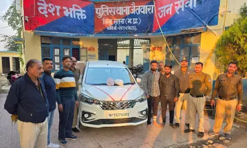 नशीली टेबलेट और सिरप के साथ 2 गिरफ्तार, कार जब्त नशीली टेबलेट और सिरप के साथ 2 गिरफ्तार, कार जब्त