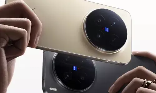 Vivo X300 भारत में 2 दिसंबर को होगा लॉन्च, टेलीकन्वर्टर किट की कीमतें हुई लीक Vivo X300 भारत में 2 दिसंबर को होगा लॉन्च, टेलीकन्वर्टर किट की कीमतें हुई लीक