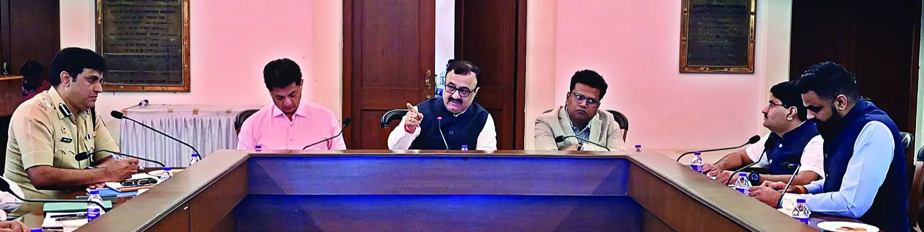 तीन बार से ज्यादा यातायात नियम तोड़ें तो निलंबित करो लाइसेंस तीन बार से ज्यादा यातायात नियम तोड़ें तो निलंबित करो लाइसेंस