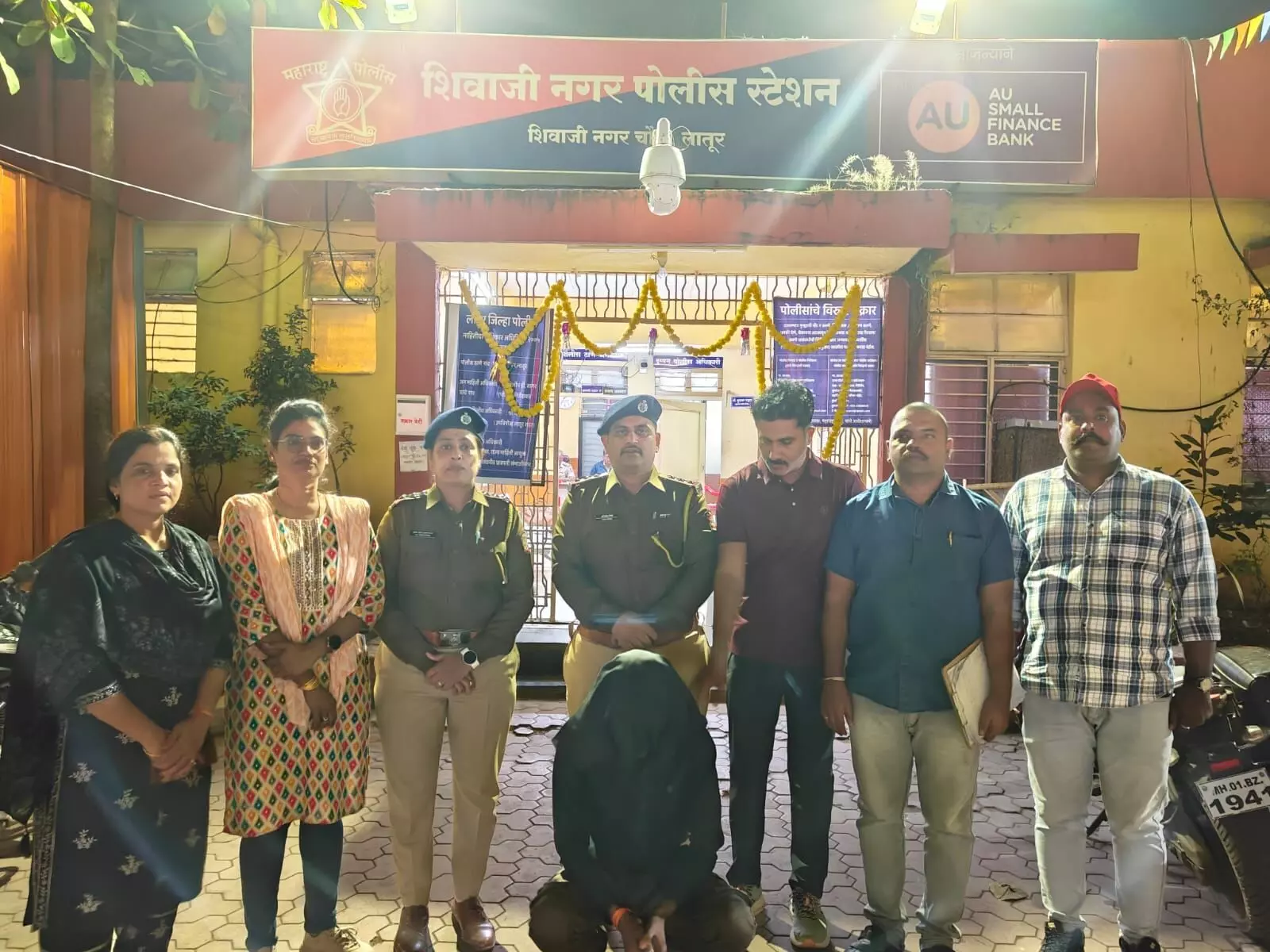 पहले की दोस्ती, फिर युवती को बुलाया और धमकी देकर ले जाने लगा था होटल, जागरुक नागरिक से सूचना मिलते ही दामिनी पथक ने बचा ली अस्मत पहले की दोस्ती, फिर युवती को बुलाया और धमकी देकर ले जाने लगा था होटल, जागरुक नागरिक से सूचना मिलते ही दामिनी पथक ने बचा ली अस्मत