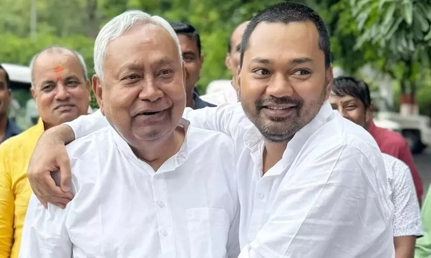 CM नीतीश कुमार के बेटे ने शपथ ग्रहण को लेकर दिया बयान, NDA परिवार पर कह दी ये बड़ी बात CM नीतीश कुमार के बेटे ने शपथ ग्रहण को लेकर दिया बयान, NDA परिवार पर कह दी ये बड़ी बात