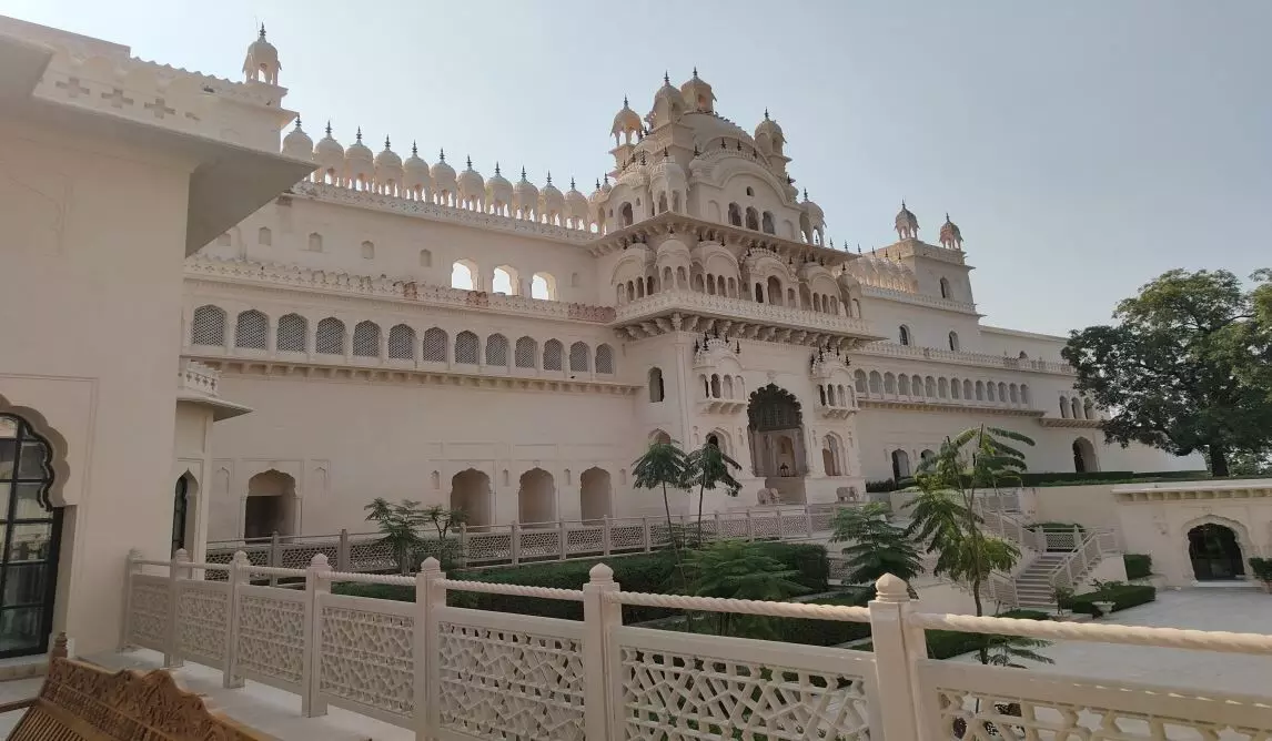 मुख्यमंत्री डॉ. यादव छतरपुर के चंद्रनगर में करेंगे पांच सितारा होटल राजगढ़ पैलेस का शुभारंभ मुख्यमंत्री डॉ. यादव छतरपुर के चंद्रनगर में करेंगे पांच सितारा होटल राजगढ़ पैलेस का शुभारंभ