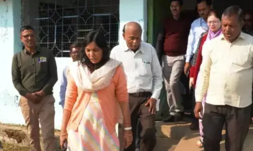 कलेक्टर ने किया सिवनी विकासखण्ड के ग्रामों का औचक निरीक्षण कलेक्टर ने किया सिवनी विकासखण्ड के ग्रामों का औचक निरीक्षण