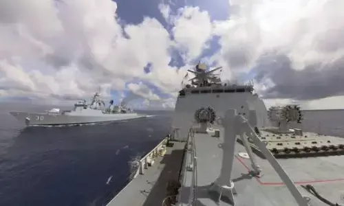 विवादित समुद्री हिस्से सेकंड थॉमस शोल में कई चीजें पहुंचा रही थी फिलीपींस सेना, तभी चीन ने बाधित किया संचार