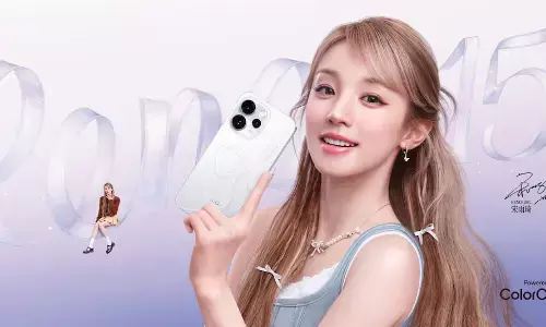 Oppo Reno 15 मीडियाटेक डाइमेंसिटी 8450 चिपसेट और 6200mAh बैटरी के साथ लॉन्च, जानिए कीमत और स्पेसिफिकेशन