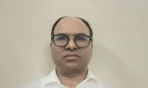 पीएमओ के नकली सचिव की कार से मिले सरकारी बोर्ड और तिरंगा, नेताओं - अधिकारियों से संबंधों की जांच तेज