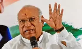 एसआईआर के खिलाफ दिसंबर में विशाल रैली करेगी कांग्रेस, खरगे की अध्यक्षता में हुई बैठक में लिया फैसला