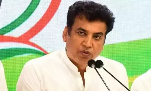 दिल्ली में 600 AQI होने पर गरमाई सियासत, कांग्रेस प्रदेश अध्यक्ष देवेंद्र यादव ने BJP पर साधा निशाना दिल्ली में 600 AQI होने पर गरमाई सियासत, कांग्रेस प्रदेश अध्यक्ष देवेंद्र यादव ने BJP पर साधा निशाना