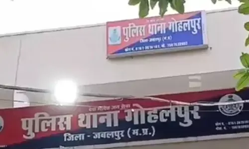 चोरी के जेवरों में ‘बहन’ ने की दलाली...! खरीदार भी गिरफ्तार, पुलिस ने जब्त किए सोना–चांदी के जेवर चोरी के जेवरों में ‘बहन’ ने की दलाली...! खरीदार भी गिरफ्तार, पुलिस ने जब्त किए सोना–चांदी के जेवर